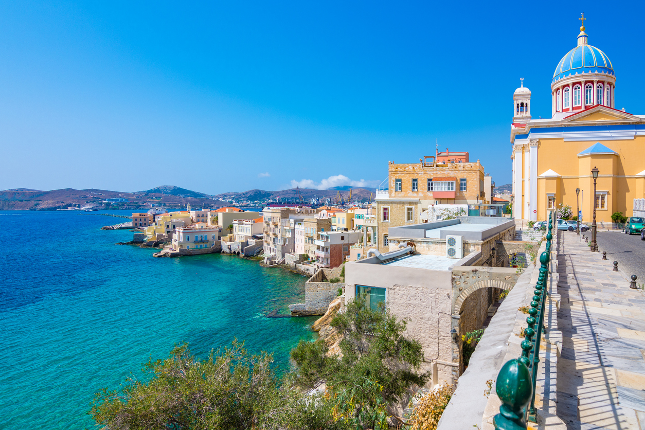 Αναπνέοντας μνήμες στην αρχόντισσα Σύρο