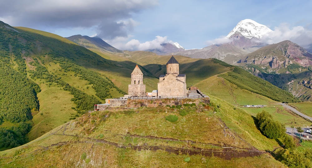 Καζμπέγκι: Εκδρομή στο βουνό όπου φυλακίστηκε ο Προμηθέας