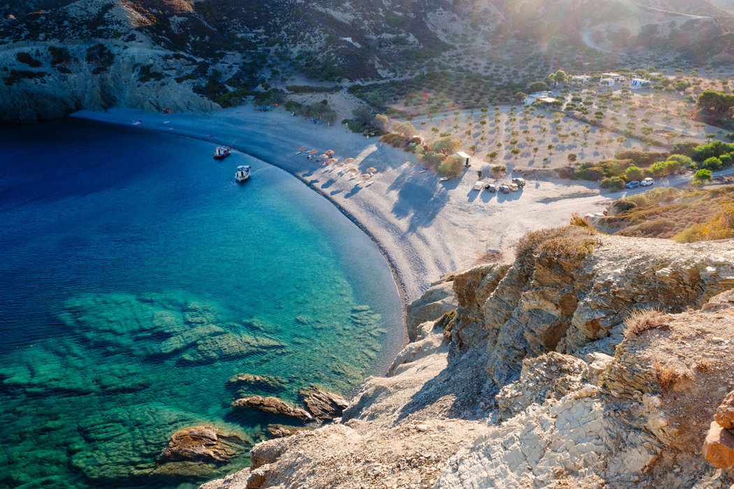 Κολυμπήστε σε μοναδικές παραλίες
