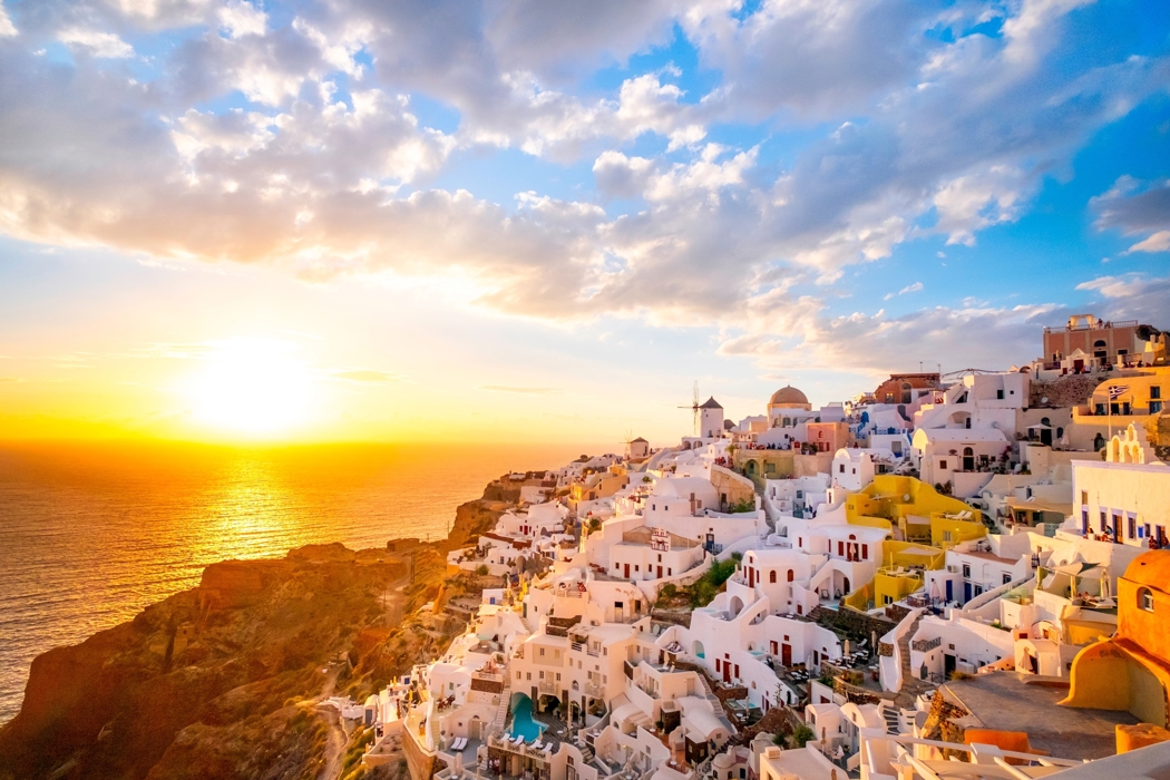 Το ονειρικό ηλιοβασίλεμα στην Σαντορίνη