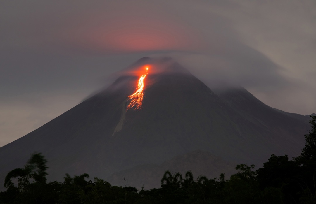 Στους πρόποδες του Merapi