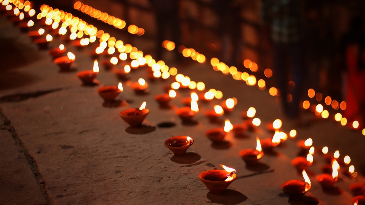 Παρακολουθήστε την ιεροτελεστία "Aarti"