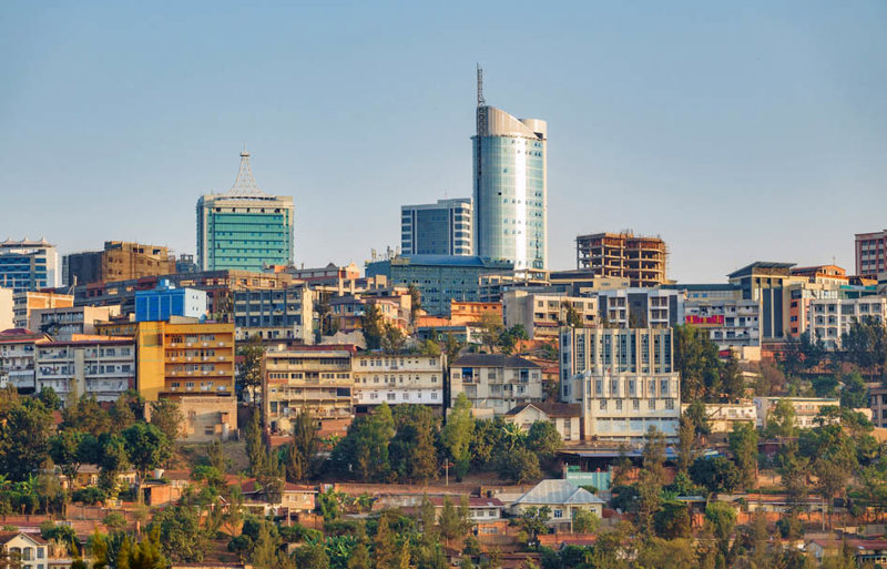 ΓΚΙΣΕΝΙ (ΛΙΜΝΗ ΚΙΒΟΥ) – ΚΙΓΚΑΛΙ (Περιήγηση στην πόλη) – Μετάβαση στο αεροδρόμιο