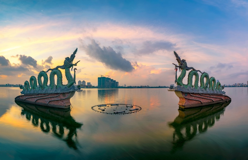  Άφιξη στο ΑΝΟΪ: 1η ξενάγηση – παράσταση με μαριονέτες στο νερό