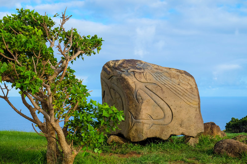 Το χωριό Ορόνγκο με τα εντυπωσιακά πετρογλυφικά