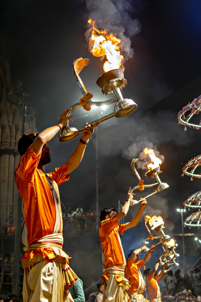 Παρακολουθήστε την ιεροτελεστία «Αάρτι» στο ηλιοβασίλεμα