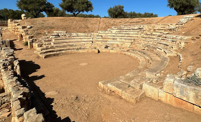 Αρχαία Άπτερα 