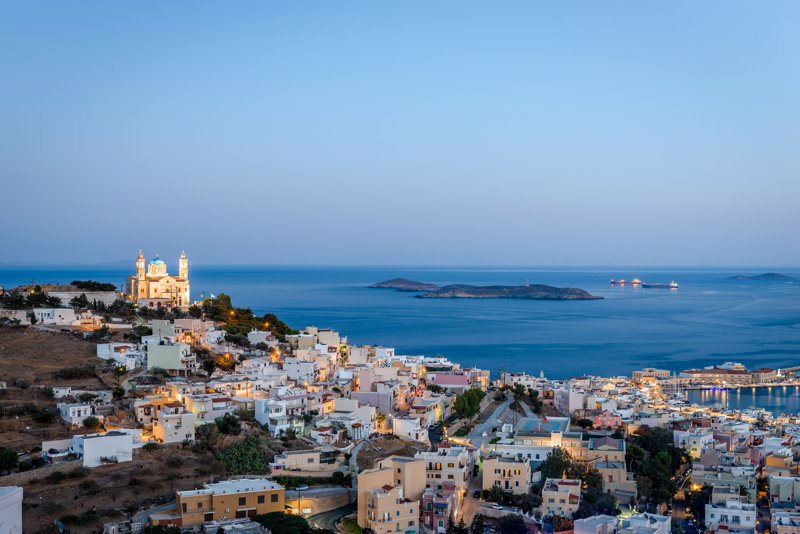 Η μοναδική θέα από την Άνω Σύρο