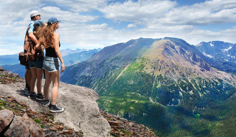 ΝΤΕΝΒΕΡ: ΕΚΔΡΟΜΗ ΣΤΑ ΒΡΑΧΩΔΗ ΟΡΗ 