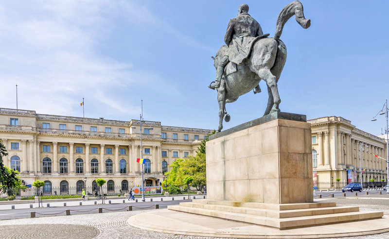 Η Πλατεία της Επανάστασης