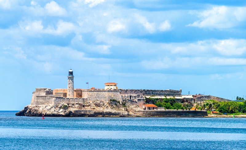 ΑΒΑΝΑ – ΧΕΡΣΟΝΗΣΟΣ ΓΚΟΥΑΜΑ – ΕΚΤΡΟΦΕΙΟ  ΚΡΟΚΟΔΕΙΛΩΝ – ΒΑΡΚΑΔΑ ΣΤΗ ΛΙΜΝΗ ΤΟΥ ΘΗΑΣΑΥΡΟΥ – ΣΑΝΤΑ ΚΛΑΡΑ (ΜΑΥΣΩΛΕΙΟ ΤΟΥ ΤΣΕ) – ΤΡΙΝΙΔΑΔ