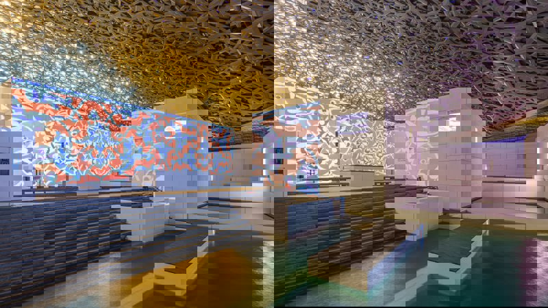 Ζούμε τη μαγεία του Μουσείου του Λούβρου στο Άμπου Ντάμπι