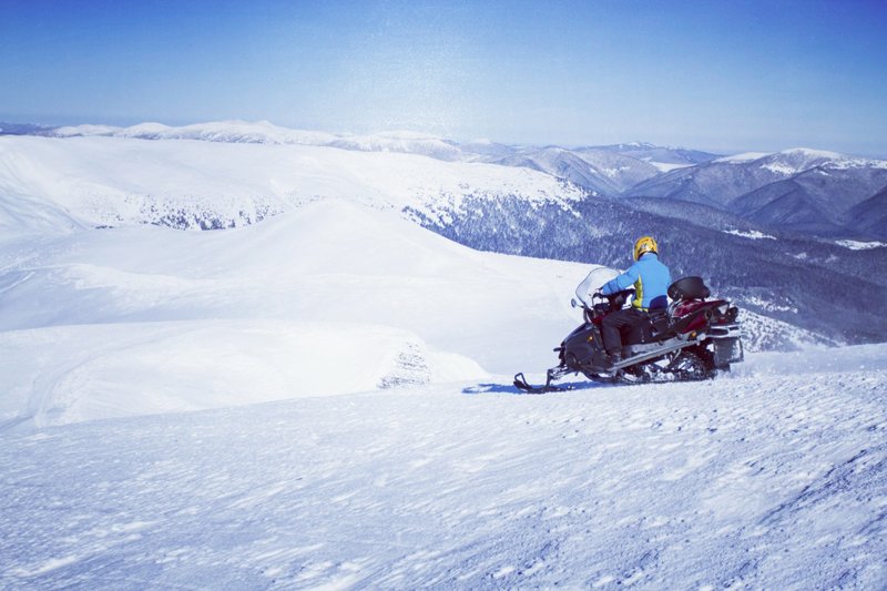 Aπερίγραπτου κάλλους διαδρομή με snowmobile