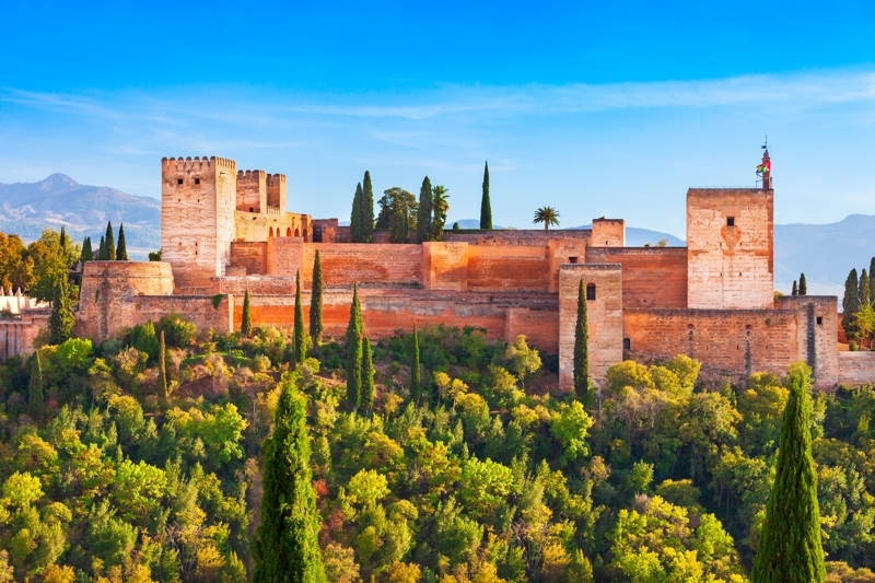 (ΜΕΓΑΛΗ ΤΕΤΑΡΤΗ ΤΩΝ ΚΑΘΟΛΙΚΩΝ) ΓΡΑΝΑΔΑ: περιήγηση και ανάκτορο Αλάμπρα (Λιτανείες Μεγ. Τετάρτης)  