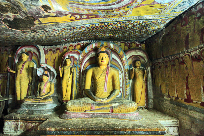 Επίσκεψη στις σπη­λιές της Νταμπούλα