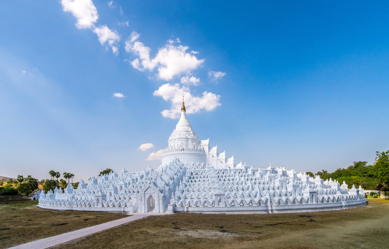 Παγόδα Myatheindan, το λευκό στολίδι του Μινγκούν