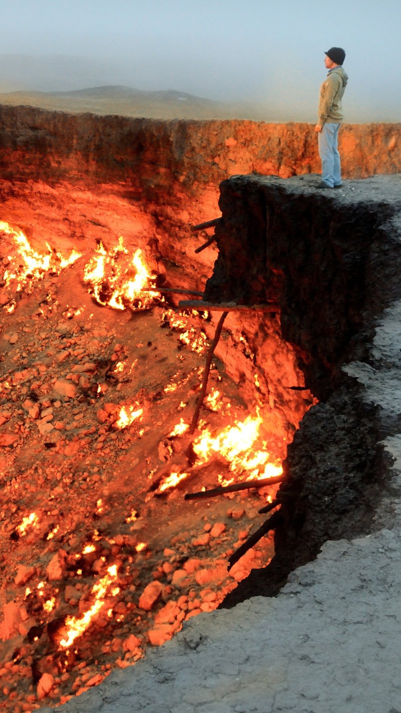 Μοναδική εμπειρία ταξιδιού: Οι κρατήρες αερίου στην Νταρβάζα