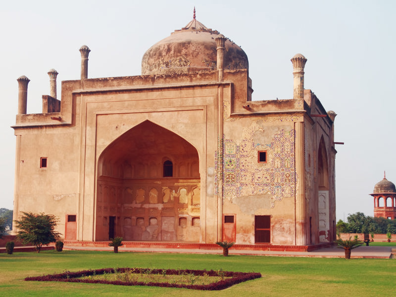 Μαυσωλείο Τσίνι Κα Ραούζα