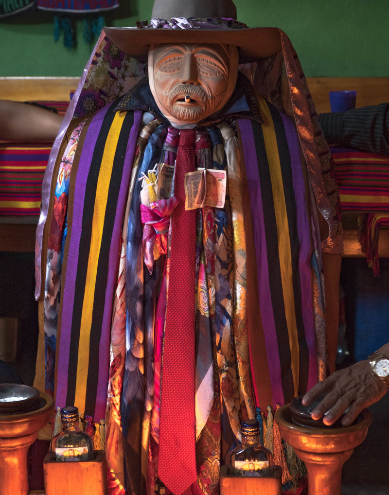 Παρακολουθούμε τον εορτασμό του Μαξιμόν