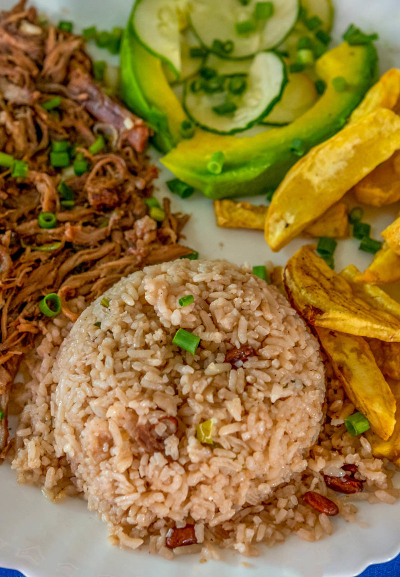 Απολαμβάνουμε την αυθεντική κουβανική κουζίνα