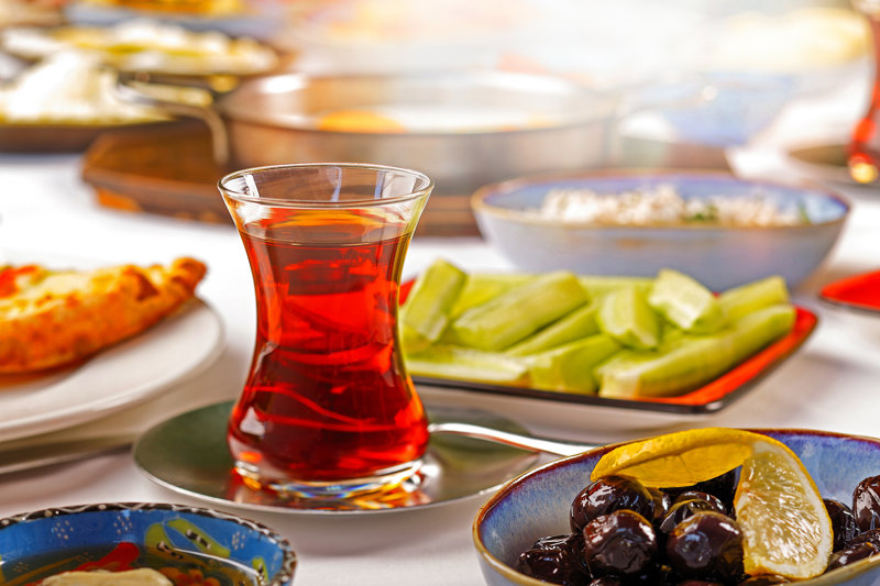 Πίνουμε τσάι και δοκιμάζουμε λουκούμια και άλλες εκλεκτές γεύσεις στη Σαφράνμπολις