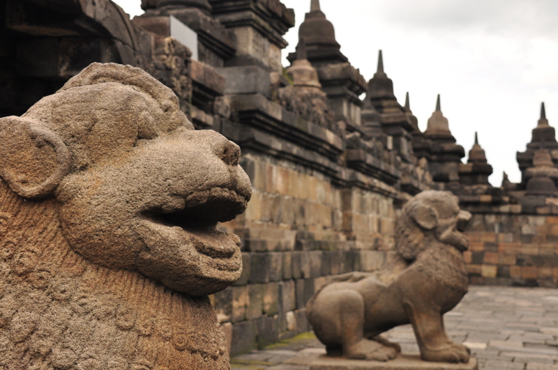 ΤΖΟΓΚΤΖΑΚΑΡΤΑ: επίσκεψη στους ναούς Μπορομπουντούρ – Μεντούτ – Παβόν 