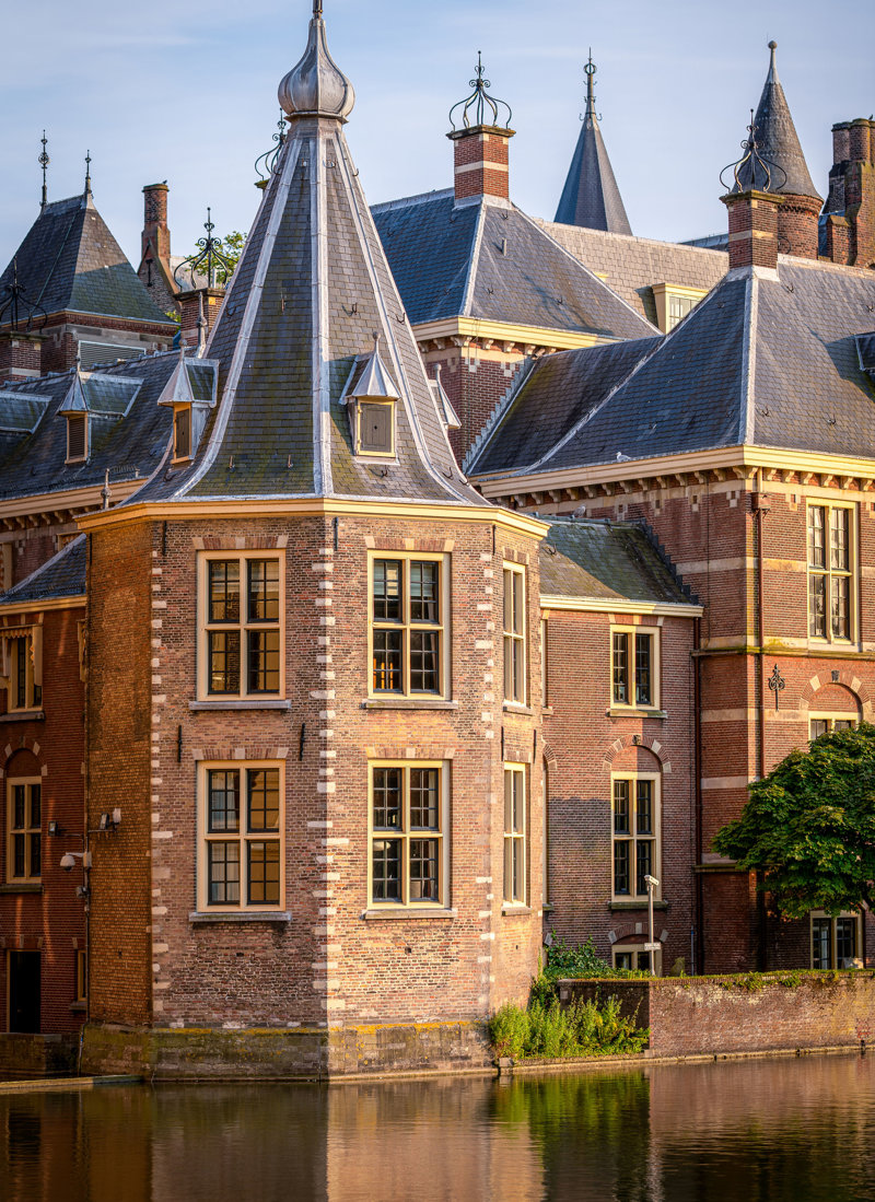 Πλούσιες ξεναγήσεις και επισκέψεις