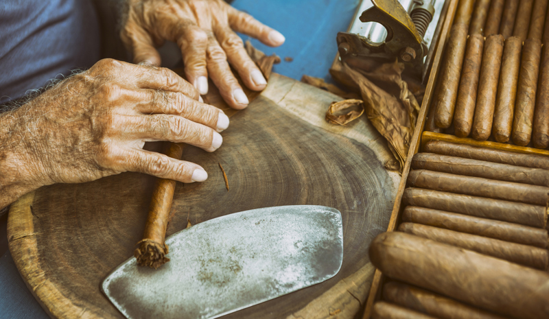 Επίσκεψη σε εργοστάσιο πούρων