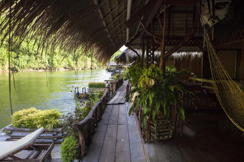 Διαμονή σε resort στον ποταμό Κβάι