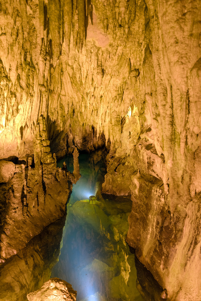 Ξεναγηθείτε στο σπήλαιο του Δράκου