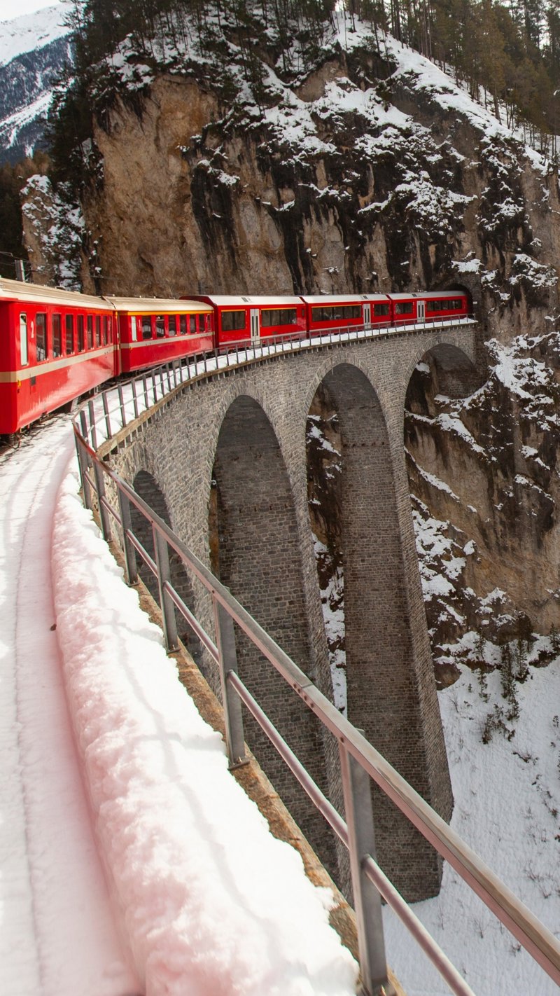 Δύο διαδρομές με το αλπικό τρένο