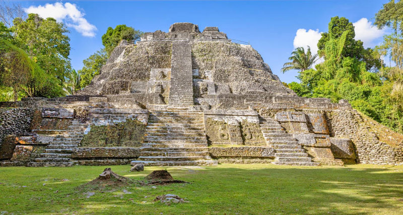 ΜΠΕΛΙΖ: εκδρομή σε ΛΑΜΑΝΑΙ – ξενάγηση στην Πόλη του Μπελίζ