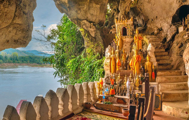 ΛΟΥΑΝΓΚ ΠΡΑΜΠΑΝΓΚ: Βαρκάδα στον ποταμό Μεκόνγκ – ΠΤΗΣΗ ΓΙΑ ΑΝΟΪ (ΒΙΕΤΝΑΜ)