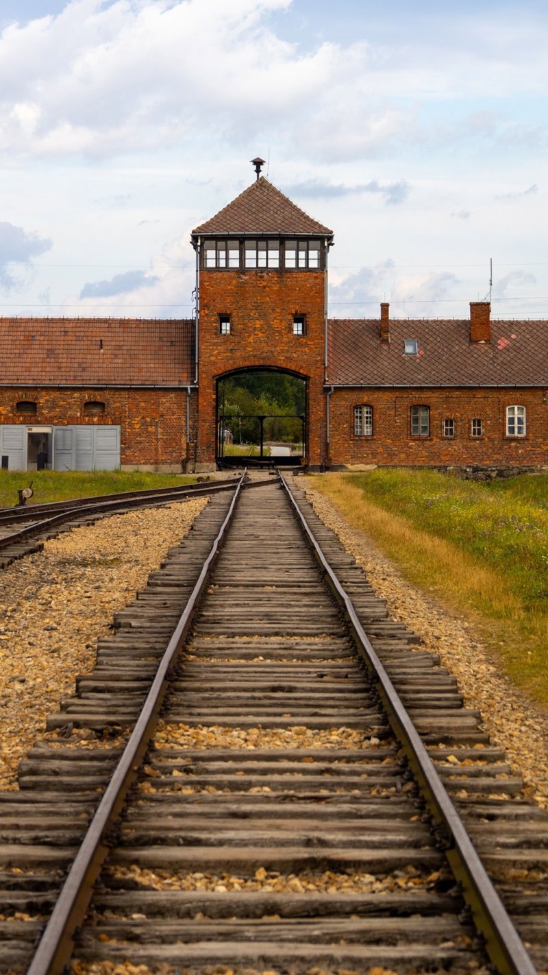 Περιλαμβάνονται είσοδοι