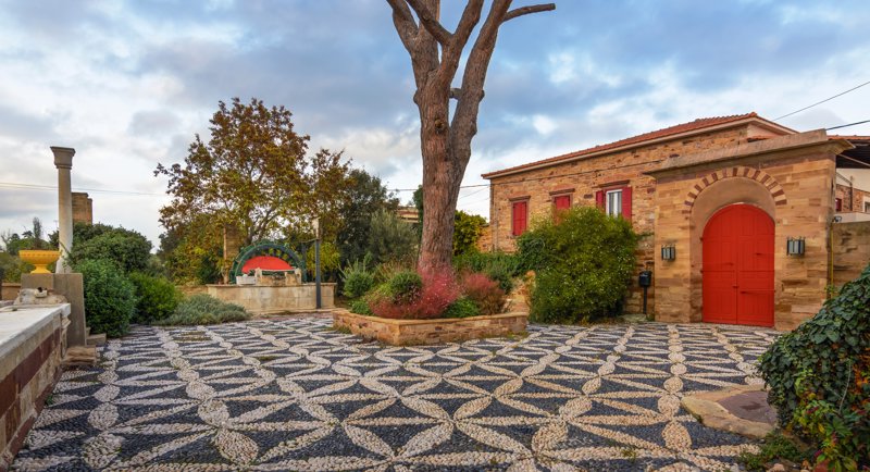 Η όμορφη Δασκαλόπετρα και ο γοητευτικός Κάμπος