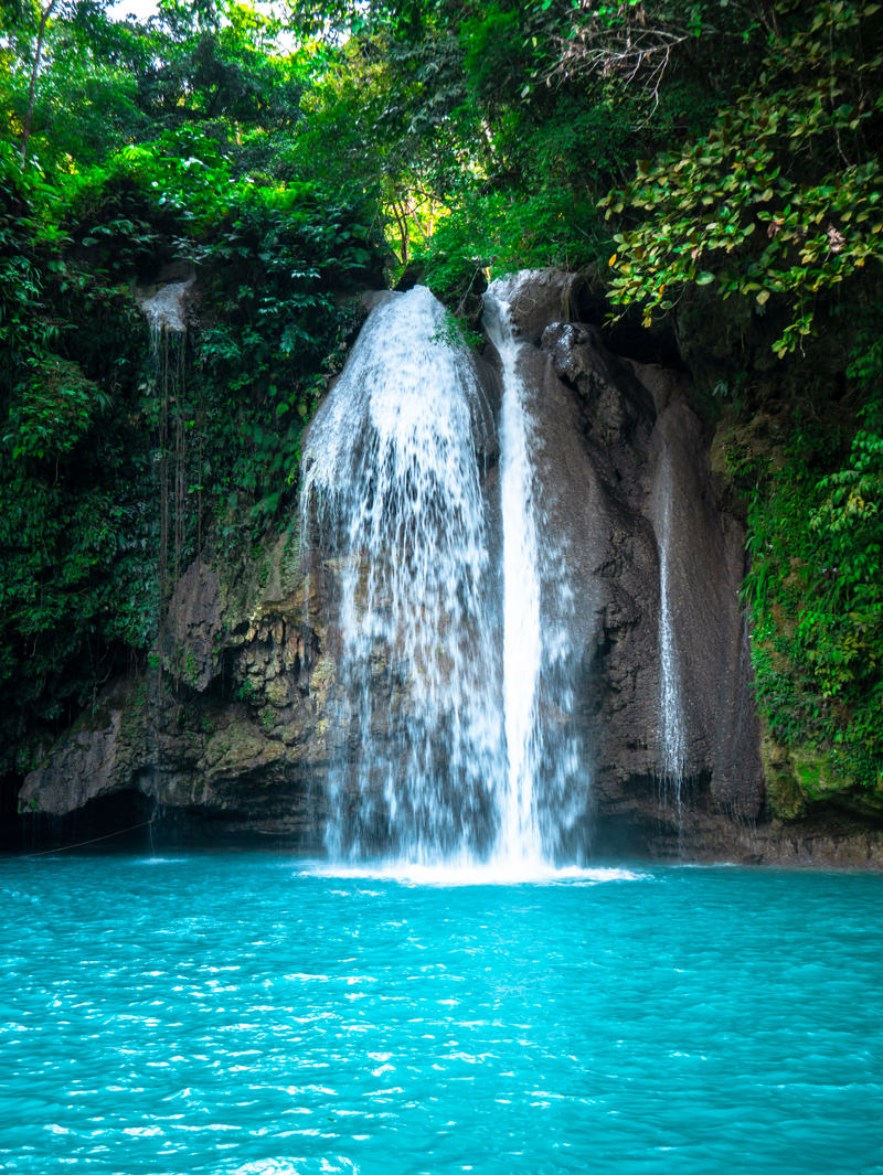 Κολύμπι στα κρυστάλλινα νερά του Καουασάν