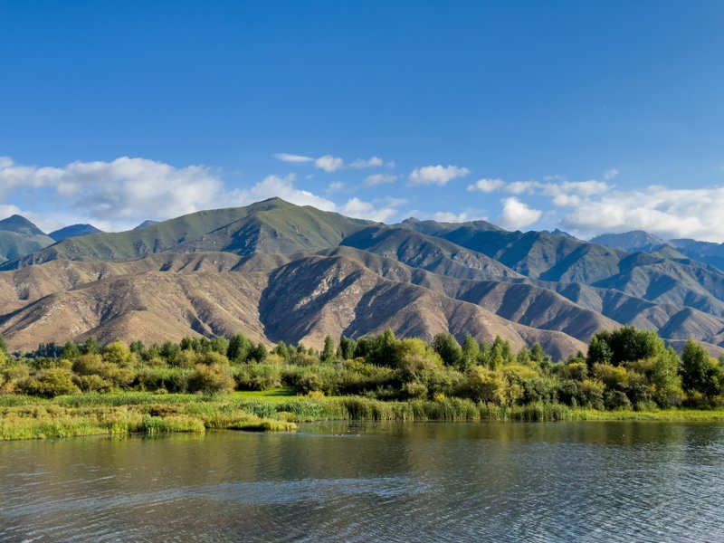 Κάντε μια βαρκάδα στη Ισίκ Κουλ