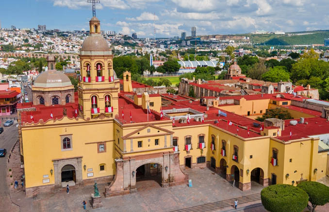 Ναός και Μοναστήρι του Τιμίου Σταυρού, Κερέταρο