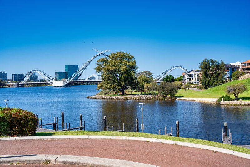 ΑΦΙΞΗ ΣΤΟ ΠΕΡΘ 