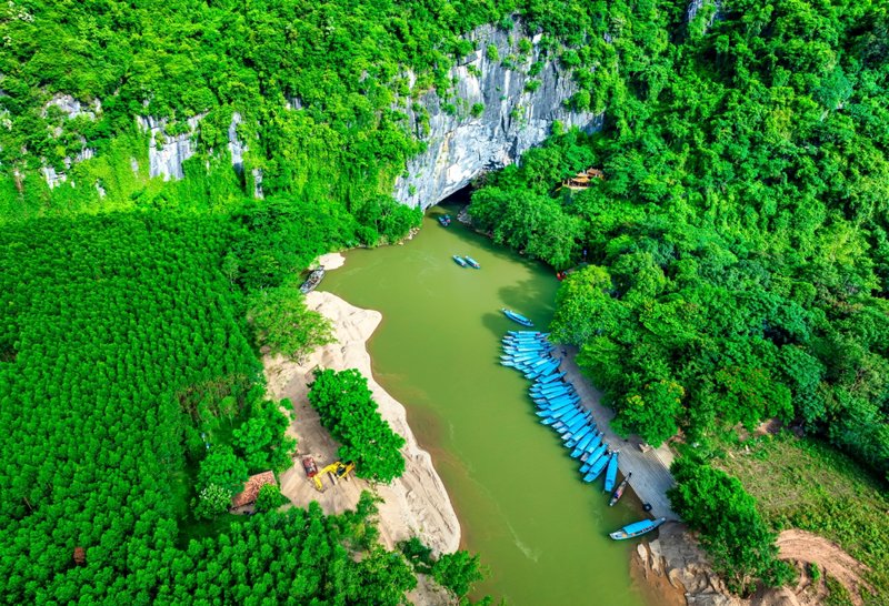 Είσοδος στο σπήλαιο Φονγκ Να
