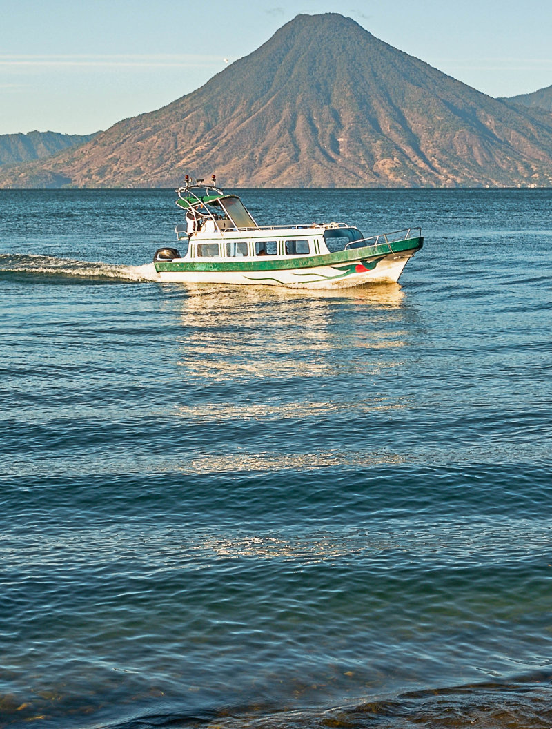 Κρουαζιέρα στη λίμνη Ατιτλάν 