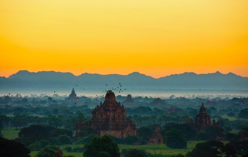 Ηλιοβασίλεμα στον λόφο Mandalay Hill