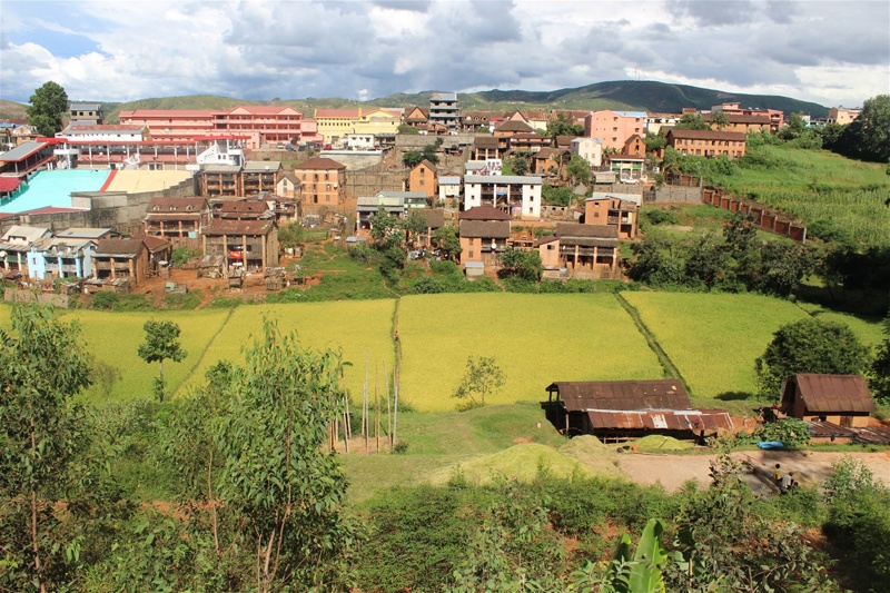ΦΙΑΝΑΡΑΝΤΣΟΑ - ΑΜΠΟΣΙΤΡΑ - ΑΝΤΣΙΡΑΜΠΕ 