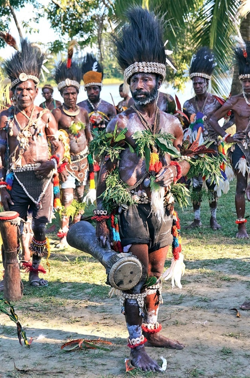 Γνωριμία με τοπικό γαμήλιο έθιμο
