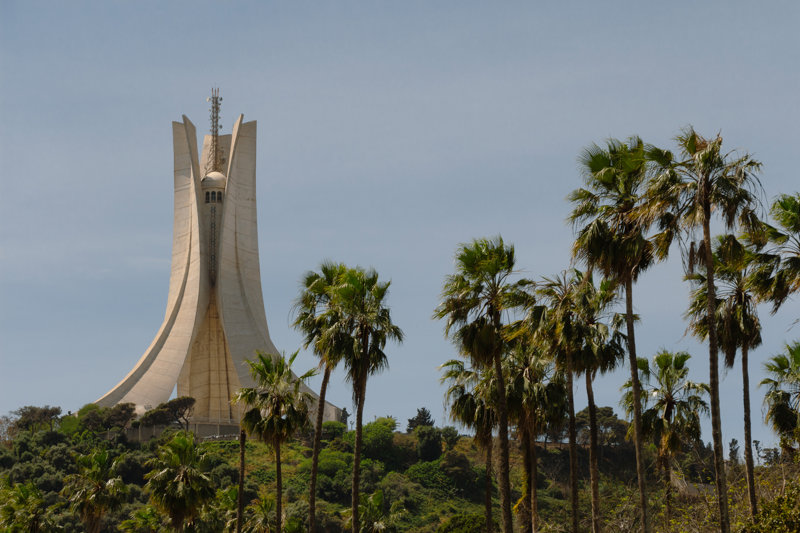 Tο εντυπωσιακό Μνημείο των Μαρτύρων 