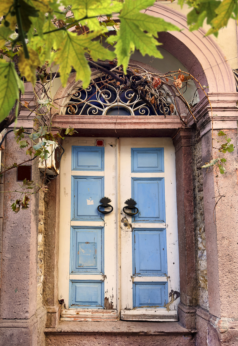 Περιήγηση στο χιλιοτραγουδισμένο Αϊβαλί