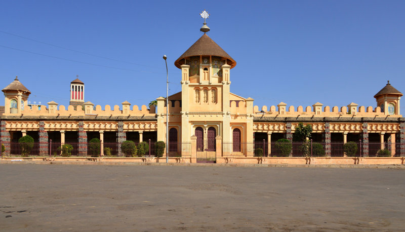 Γνωριμία με την Ασμάρα