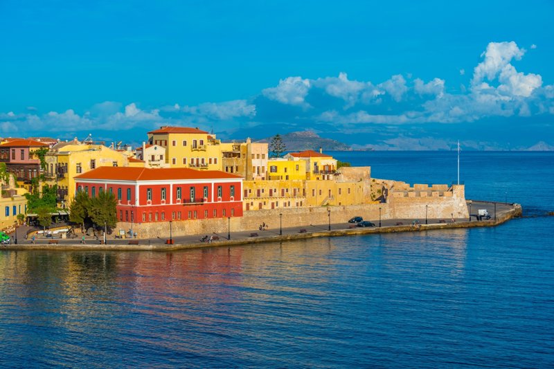 Αθήνα – Χανιά (Τάφοι των Βενιζέλων, Μονή Αγίας Τριάδος των Τζαγκαρόλων, Σταυρός, περιήγηση πόλης)