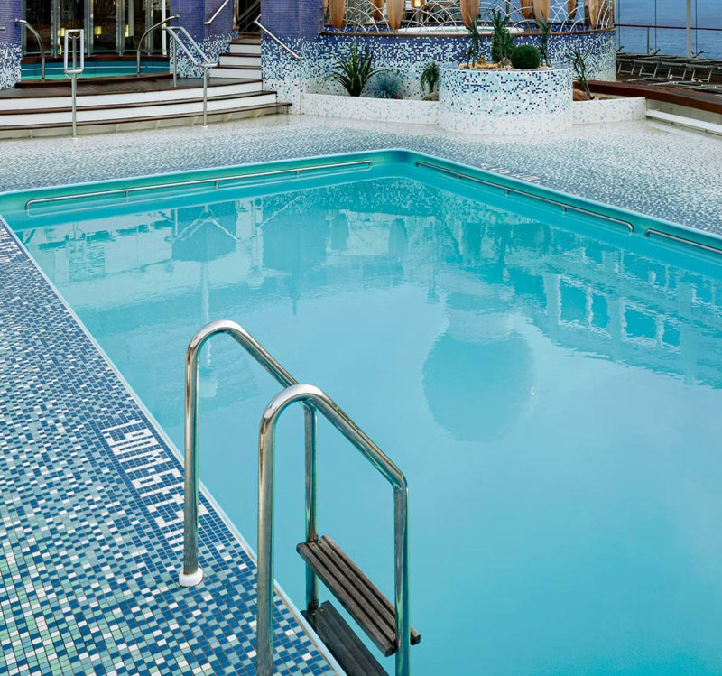 Γυμναστήριο και πισίνα 