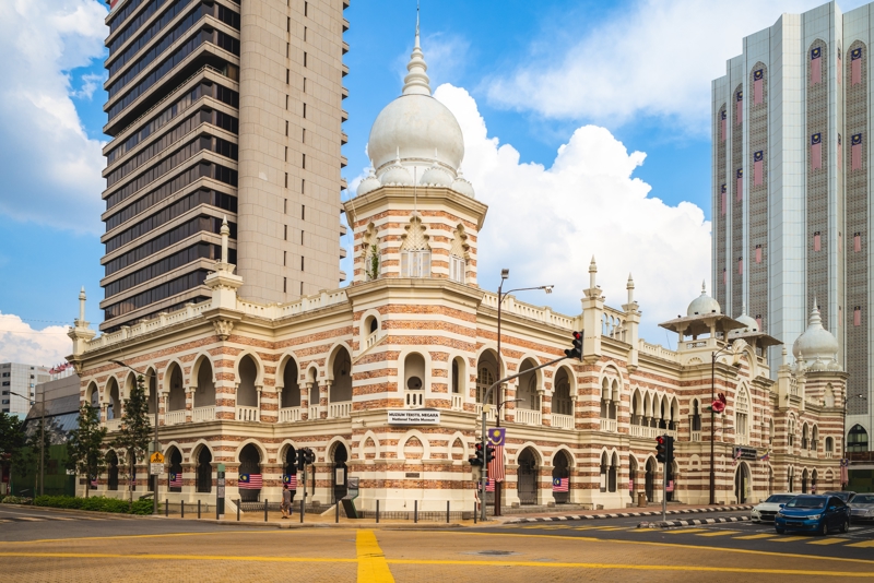 ΚΟΥΑΛΑ ΛΟΥΜΠΟΥΡ – ΜΠΑΛΙ 